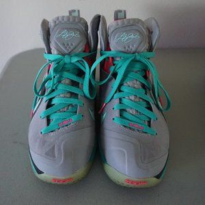 Lebron 9's Ps Elite South Beach/Miami Vice Size 8.5